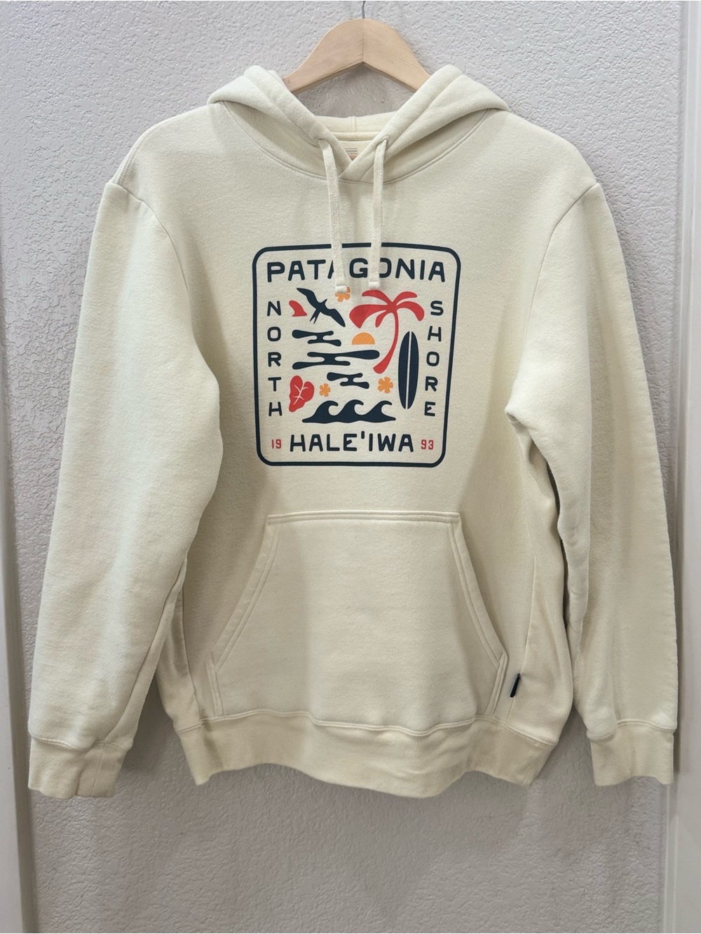 Patagonia Haleʻiwa North Shore Uprisal pullover hoodie.
